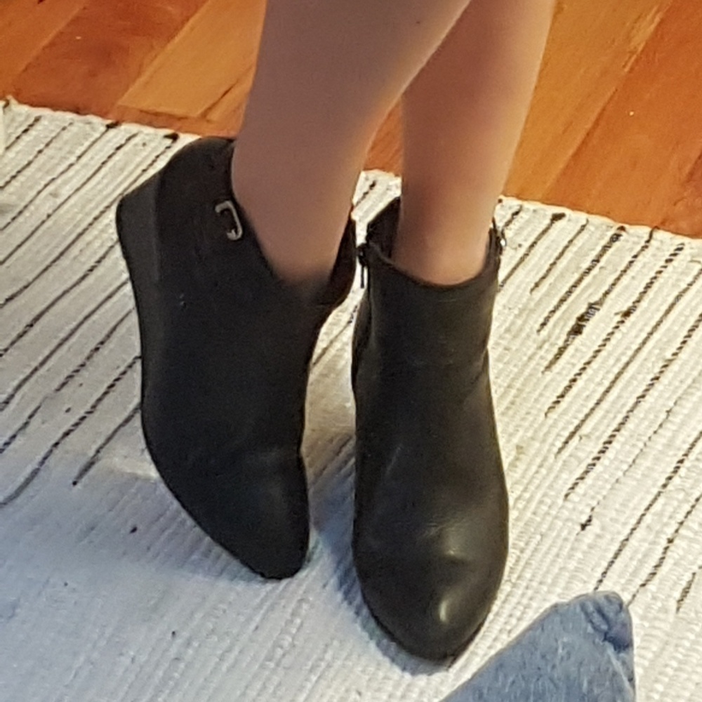Comfy ankle heels boots